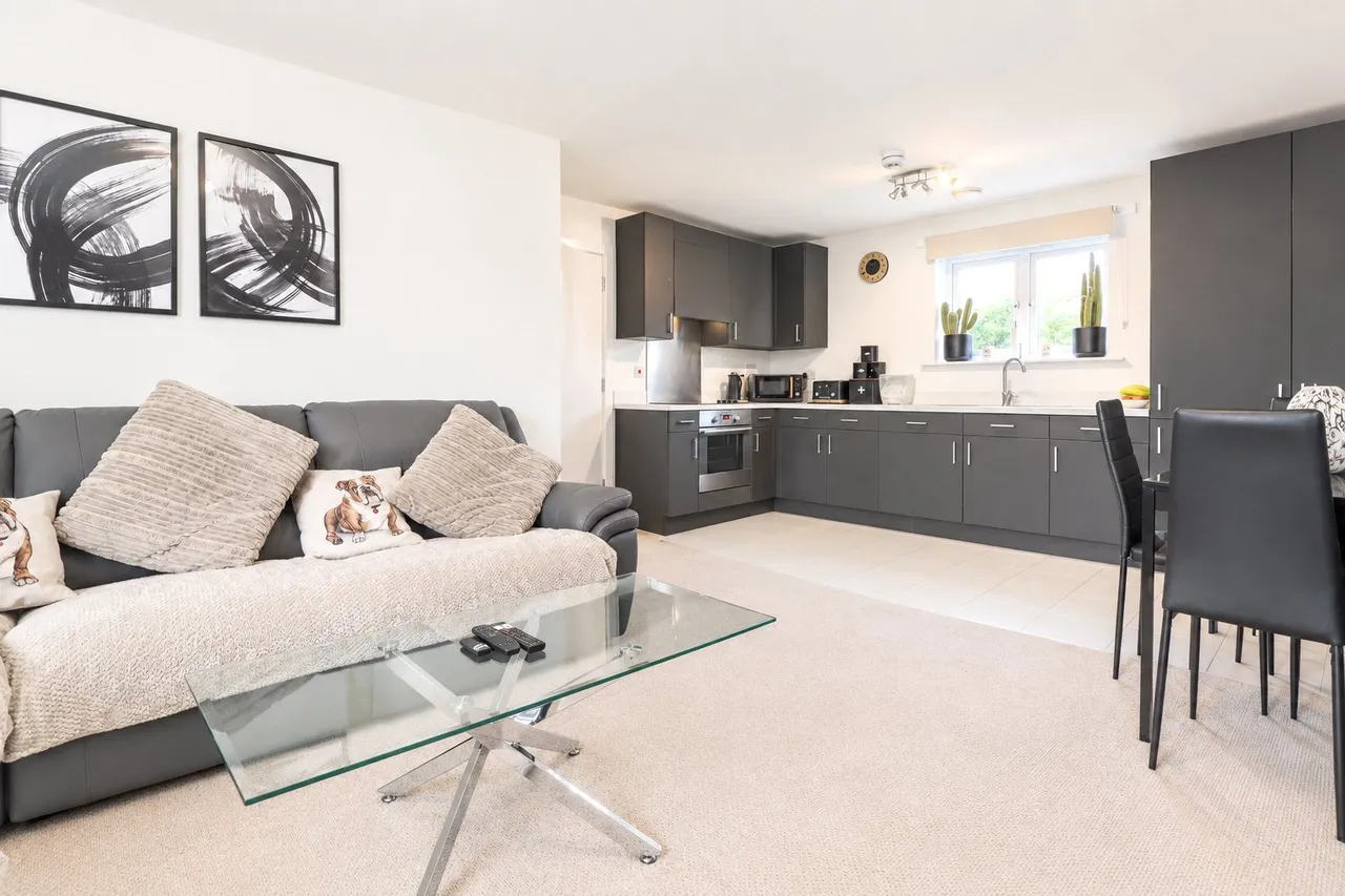 Hawthorns House, Willowbourne, GU51, photo 4