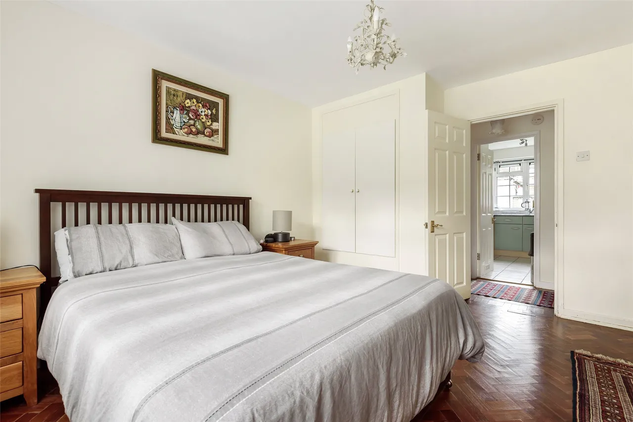 Queensfield Court, Surrey, London Road, SM3 8JD, photo 8