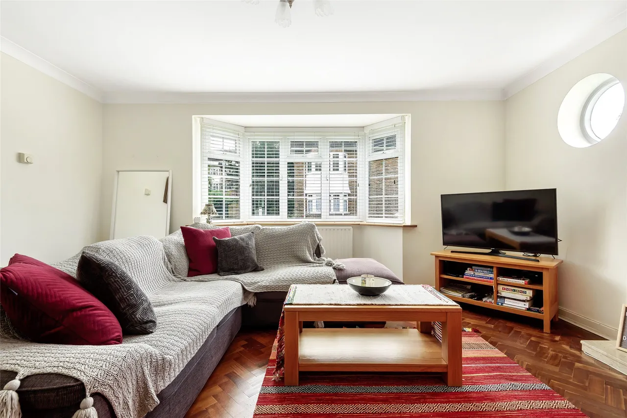 Queensfield Court, Surrey, London Road, SM3 8JD, photo 4