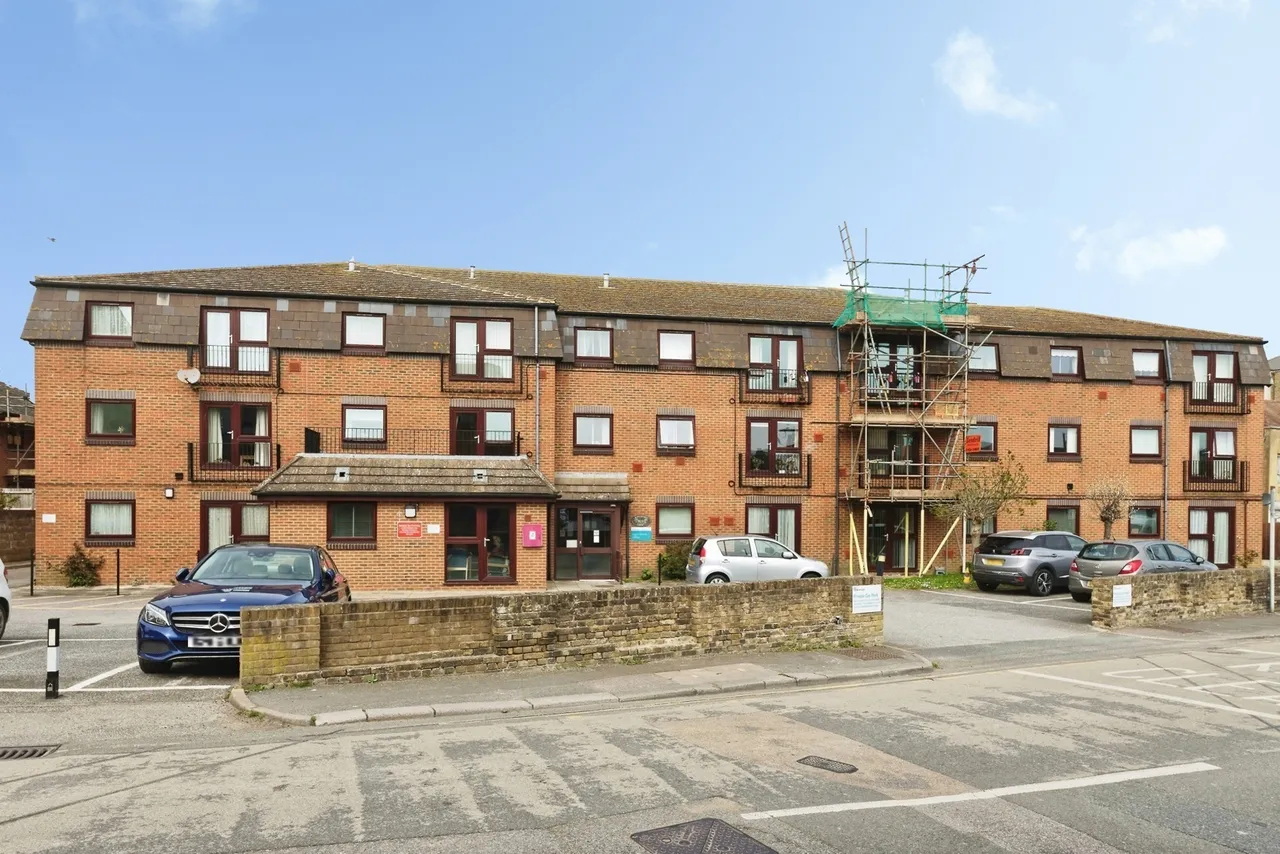 Coombe Valley Road, Dover, Kent, CT17, photo 12