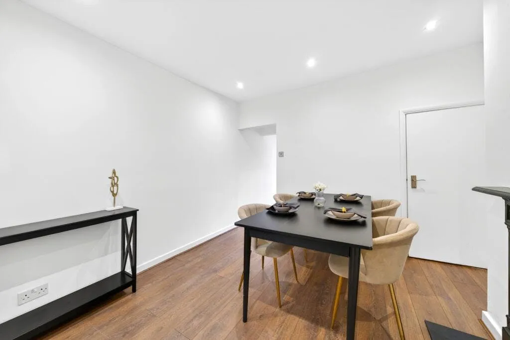 Charles Street, Enfield, EN1, photo 8