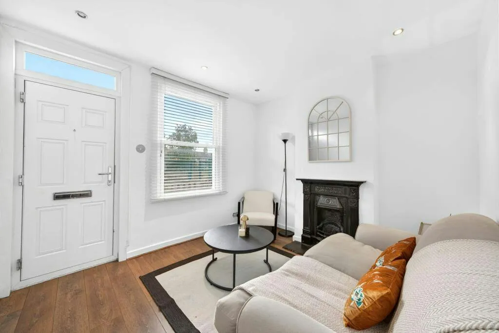 Charles Street, Enfield, EN1, photo 5