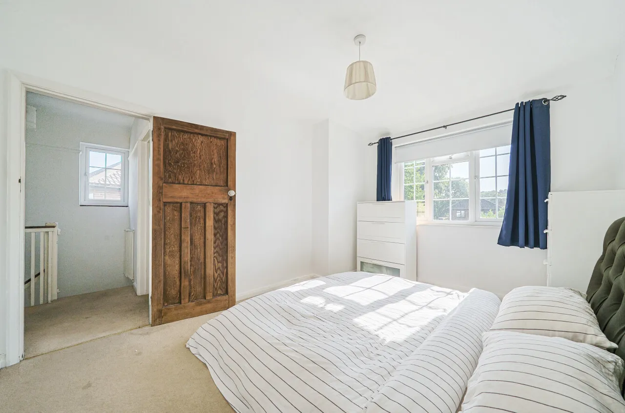 Sandy Lane, Woking, GU22, photo 16