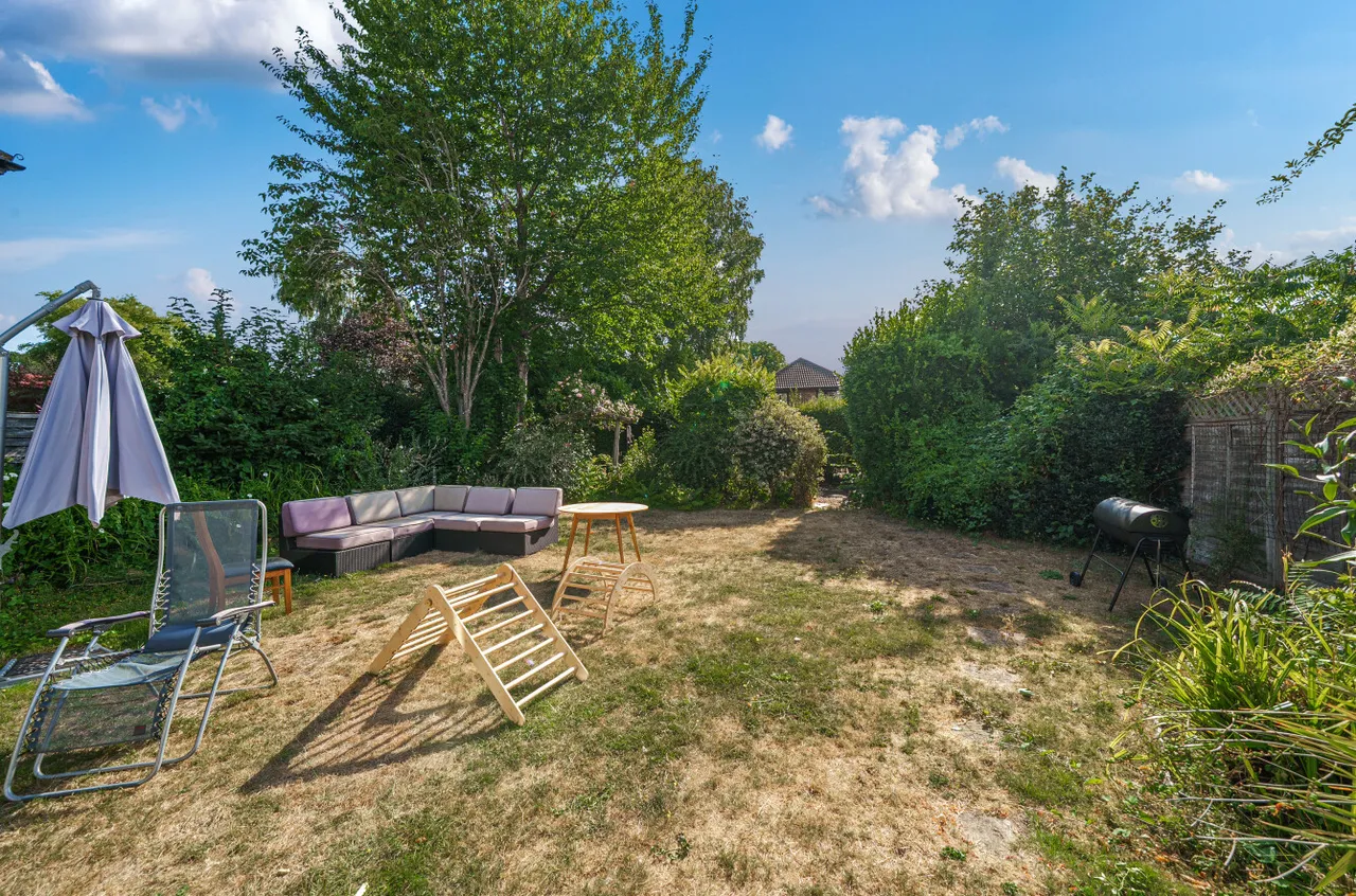 Sandy Lane, Woking, GU22, photo 24