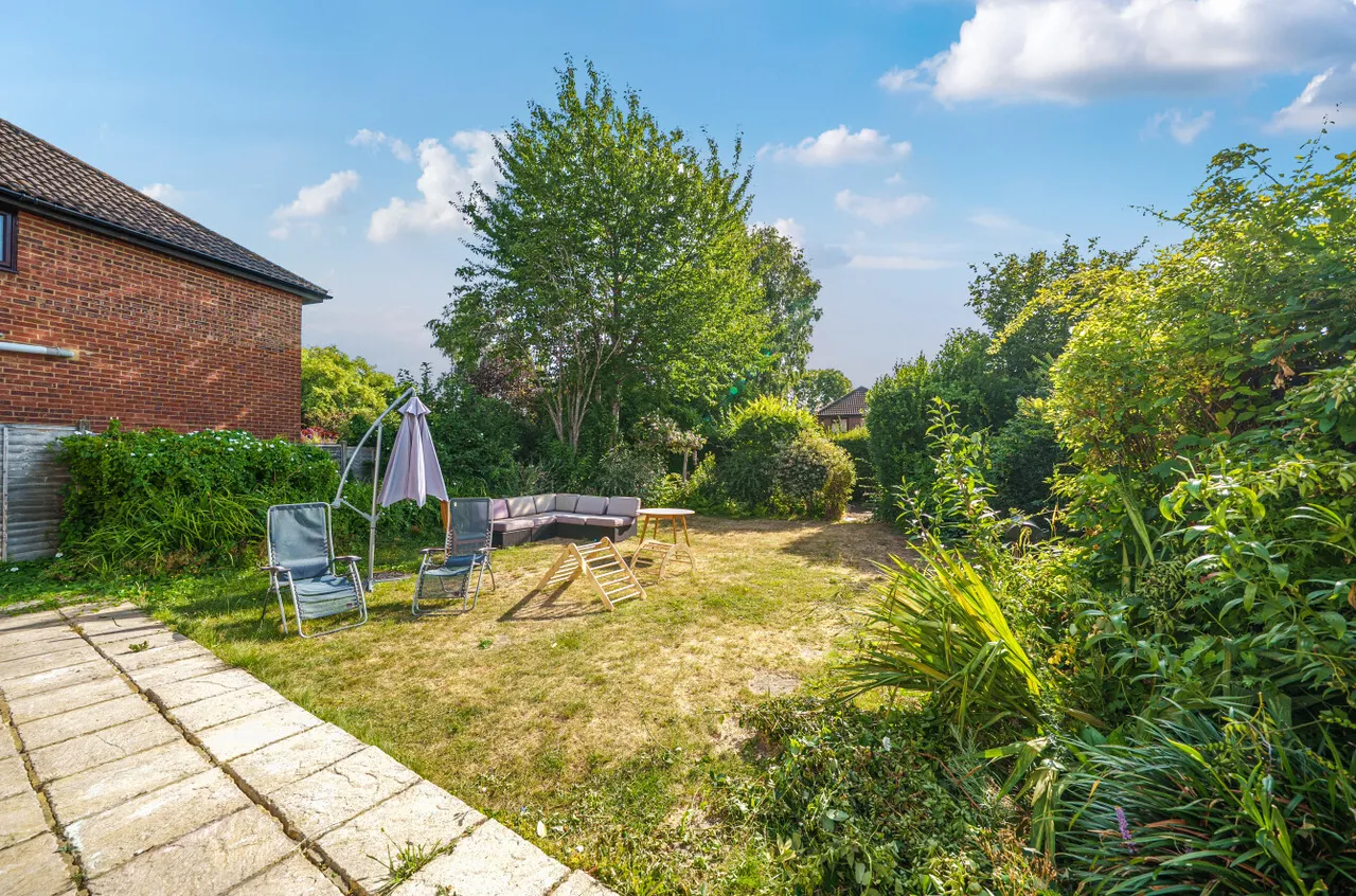 Sandy Lane, Woking, GU22, photo 11