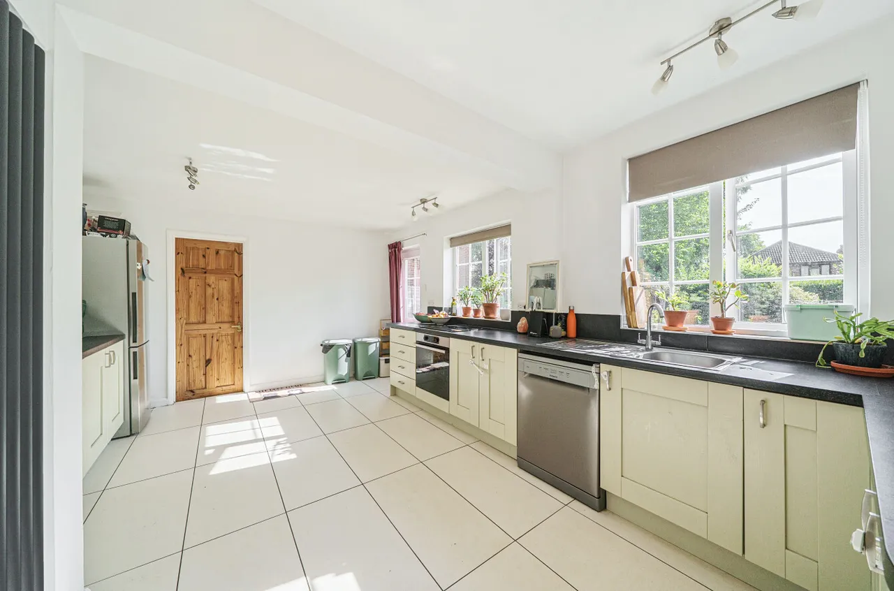Sandy Lane, Woking, GU22, photo 12
