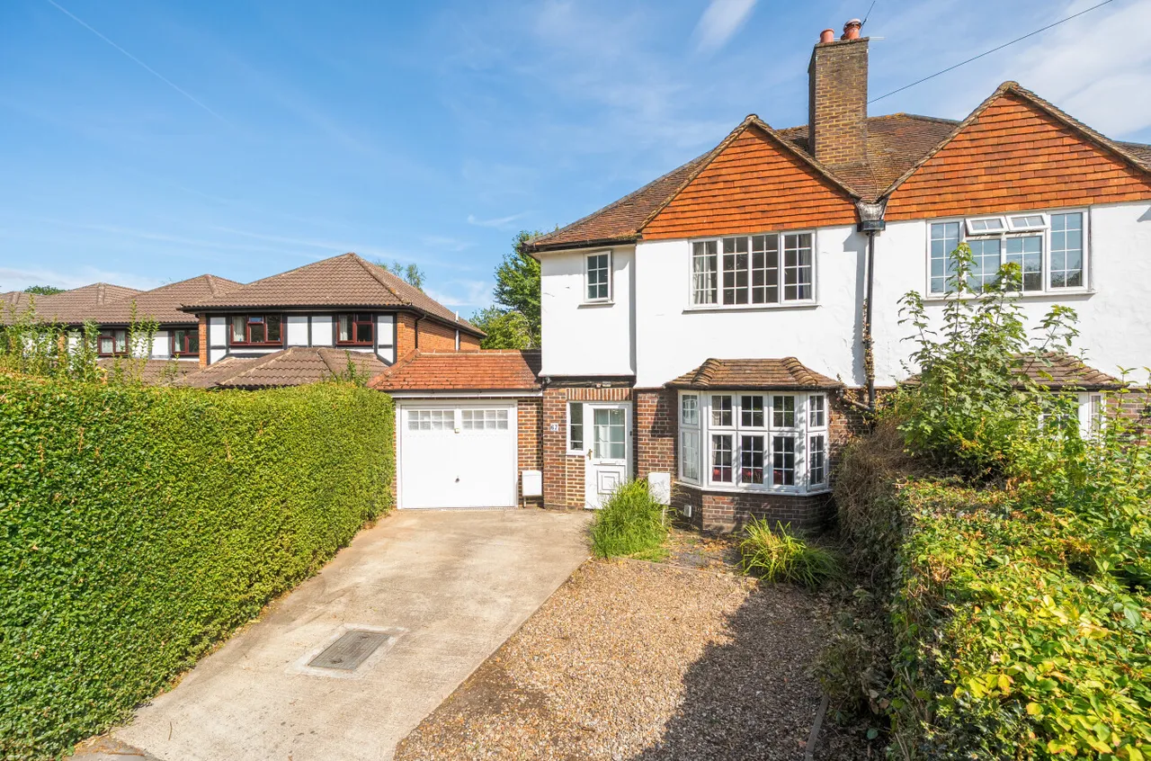 3 bed house for sale, Sandy Lane, Woking, GU22