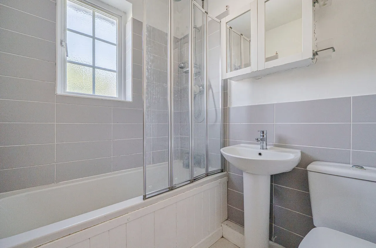 Sandy Lane, Woking, GU22, photo 9