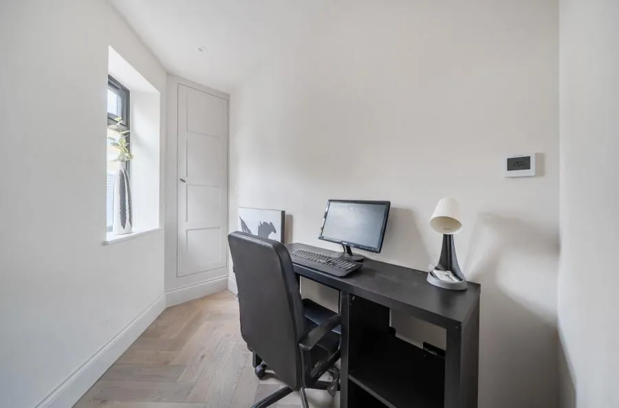 Bromyard Avenue, London, W3, photo 13