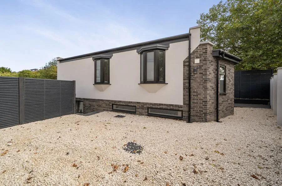 Bromyard Avenue, London, W3, photo 20
