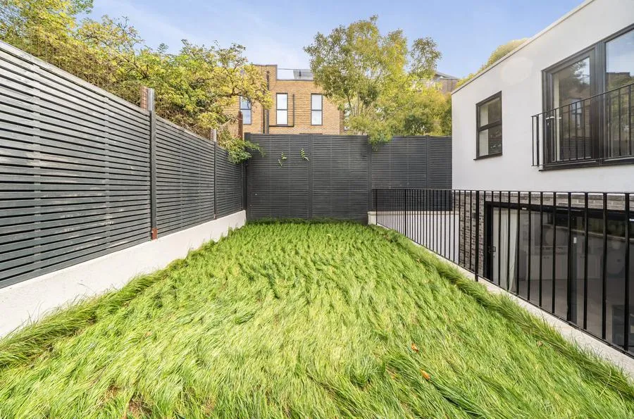 Bromyard Avenue, London, W3, photo 23