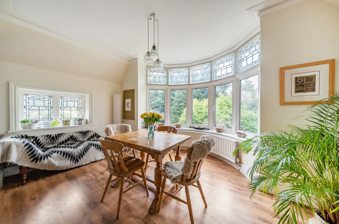 Lower Hale, Farnham, Surrey, GU9 9RP, photo 10