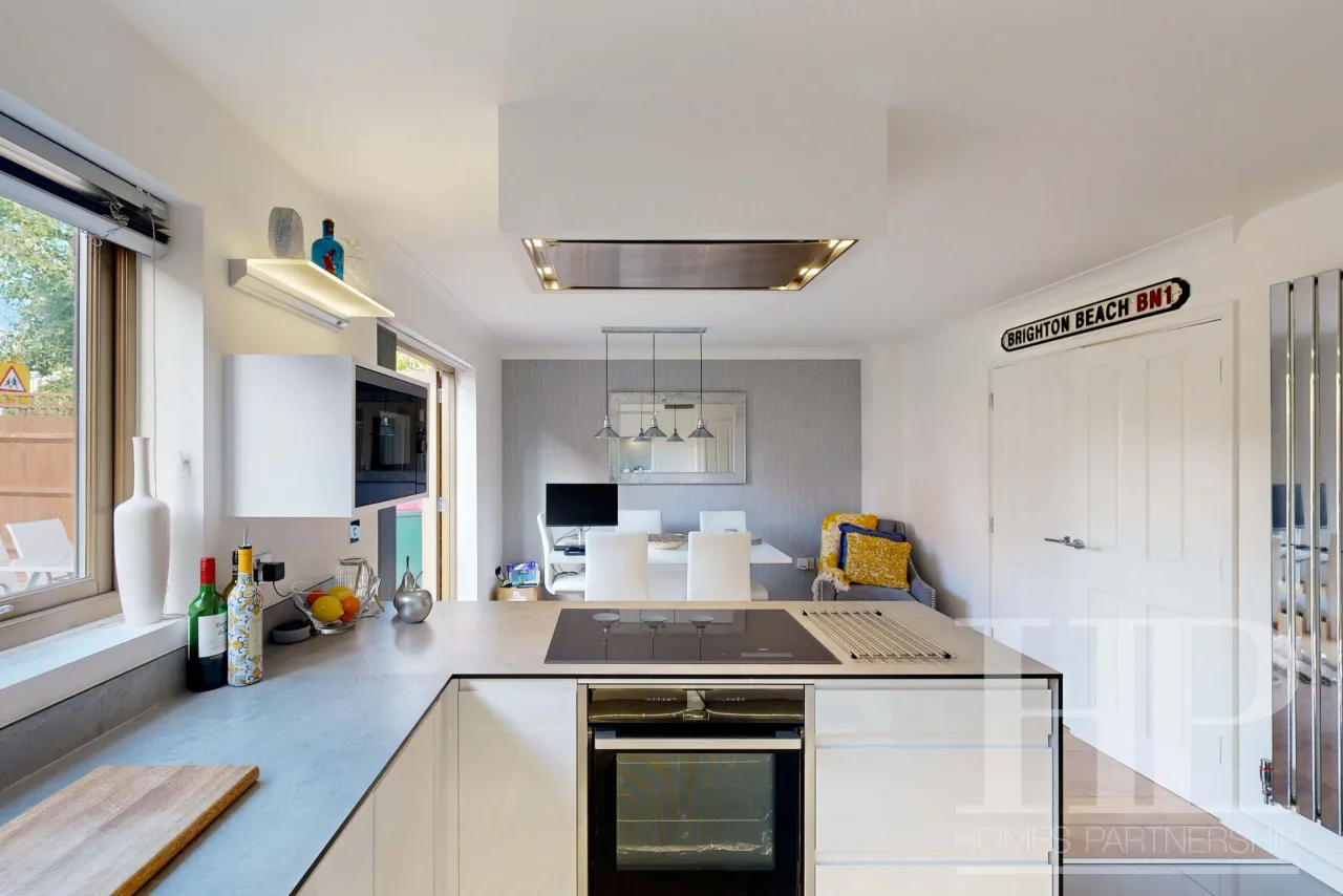Delrogue Road, Crawley, RH11, photo 6