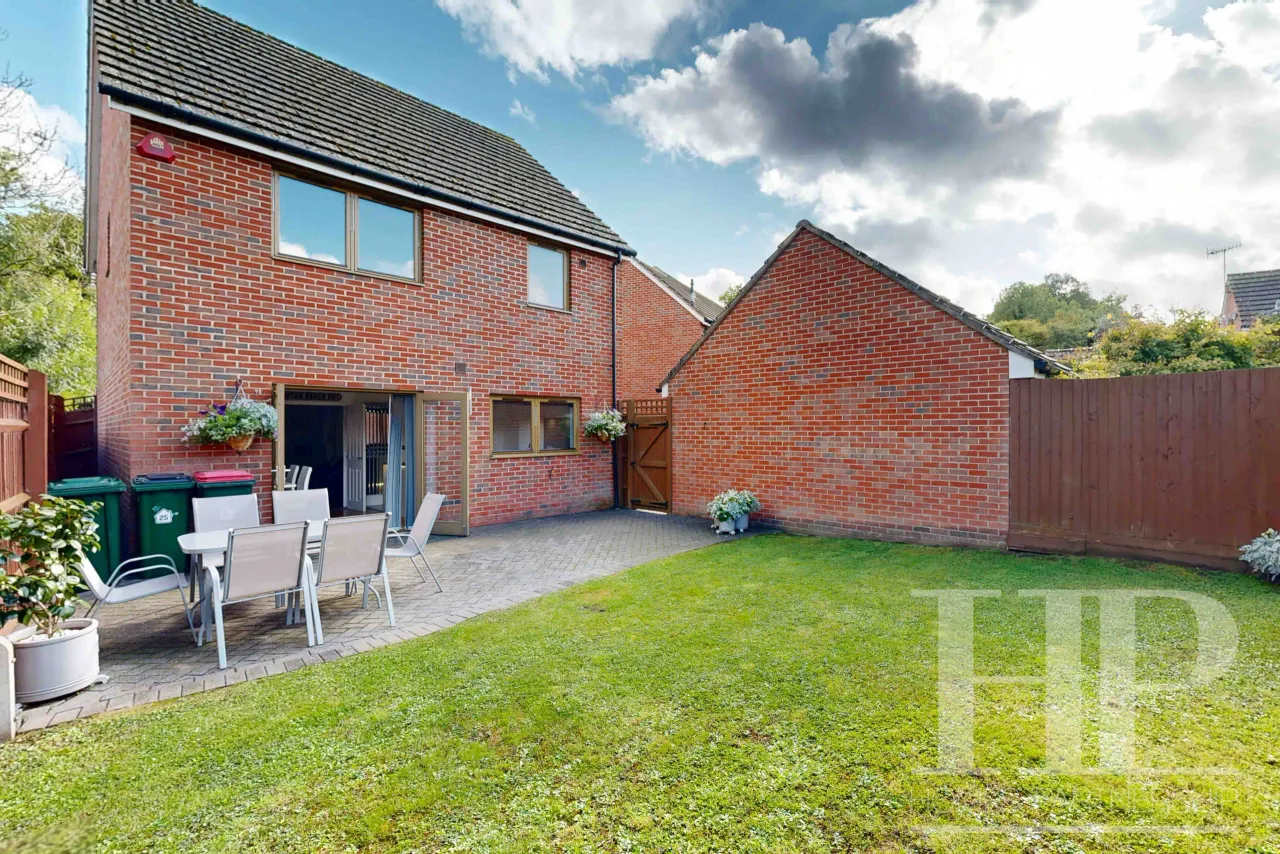 Delrogue Road, Crawley, RH11, photo 17