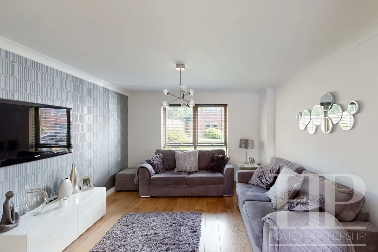 Delrogue Road, Crawley, RH11, photo 9