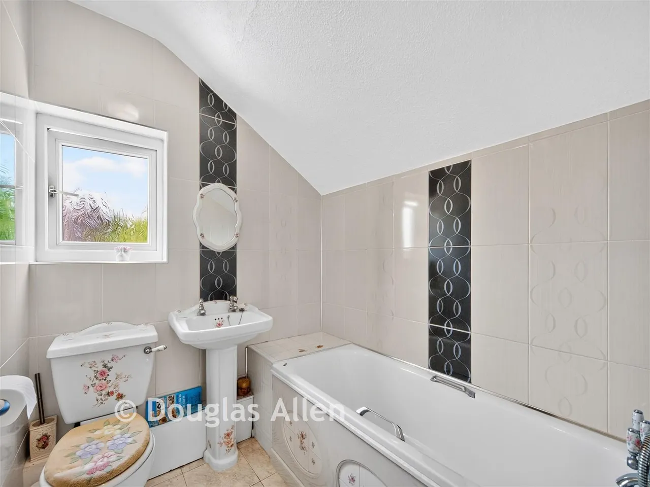 Richmond Crescent, Chingford, E4, photo 10