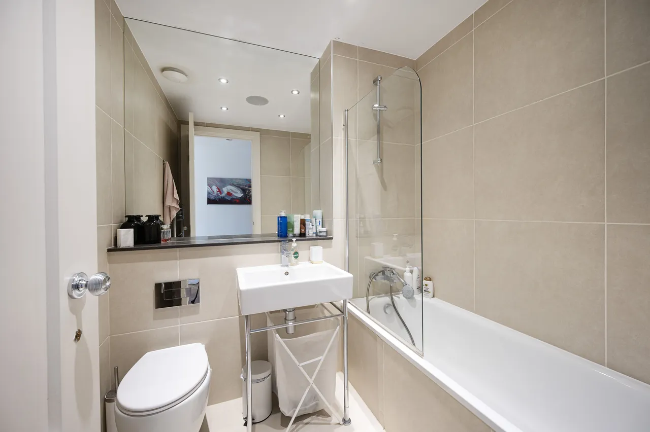 29c, 52-58 Commercial Road, London, photo 6