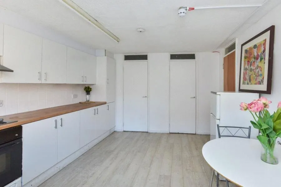 Falcon Avenue, Springfield, MK6, photo 3