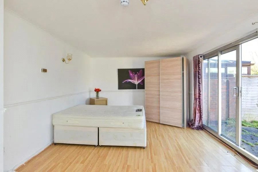 Falcon Avenue, Springfield, MK6, photo 5