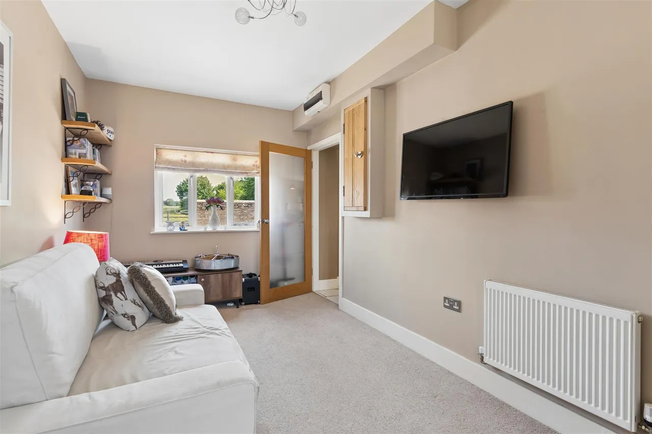 Water Lane, Sherington, photo 7