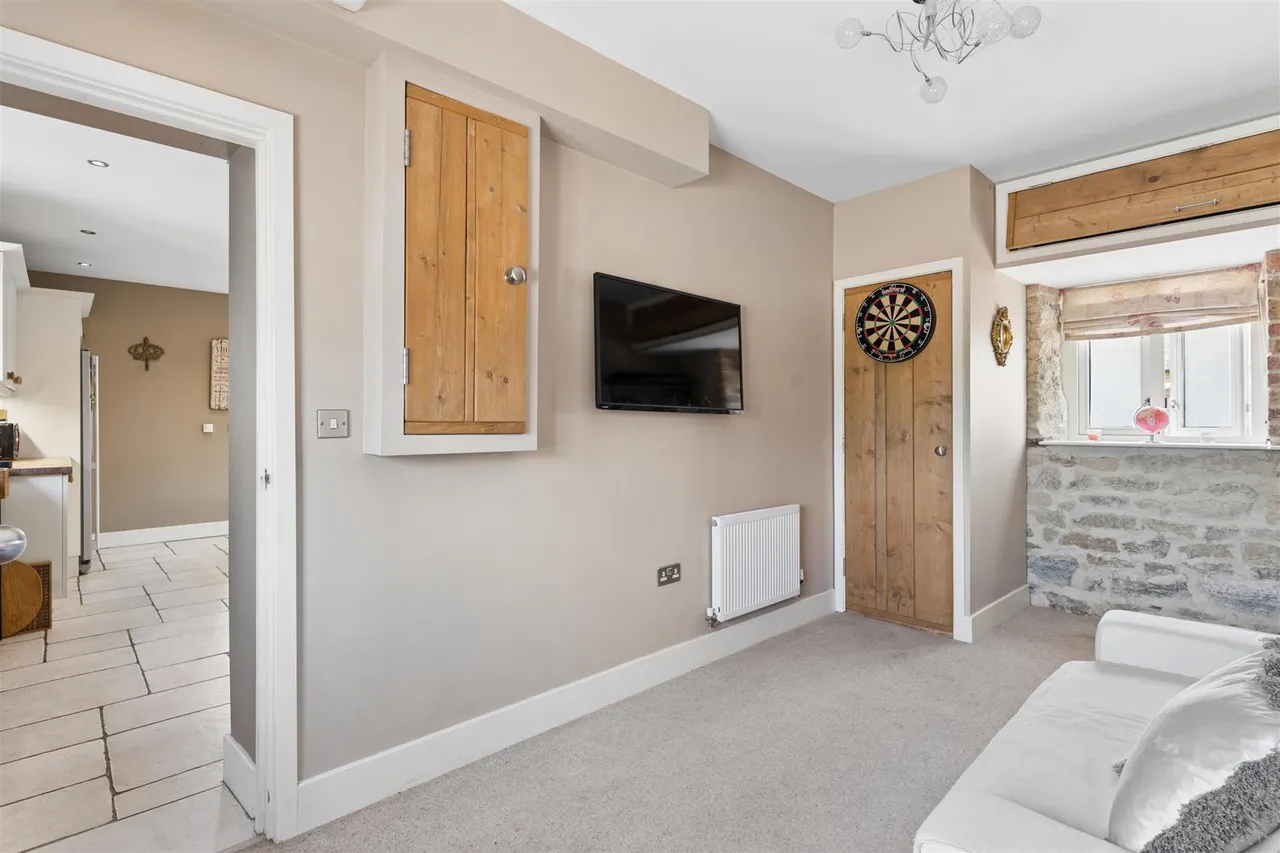 Water Lane, Sherington, photo 6