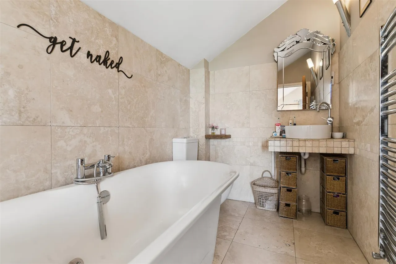 Water Lane, Sherington, photo 14