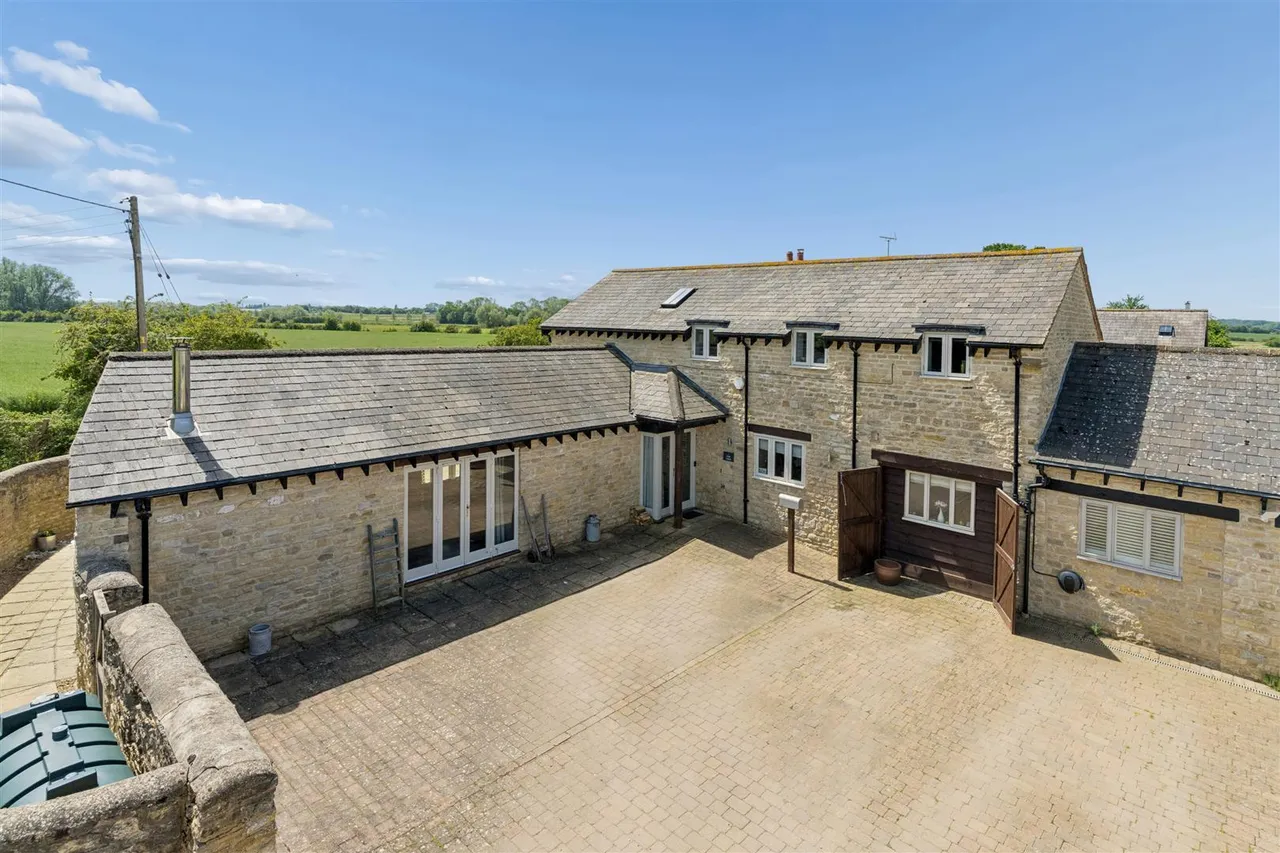 Water Lane, Sherington, photo 23