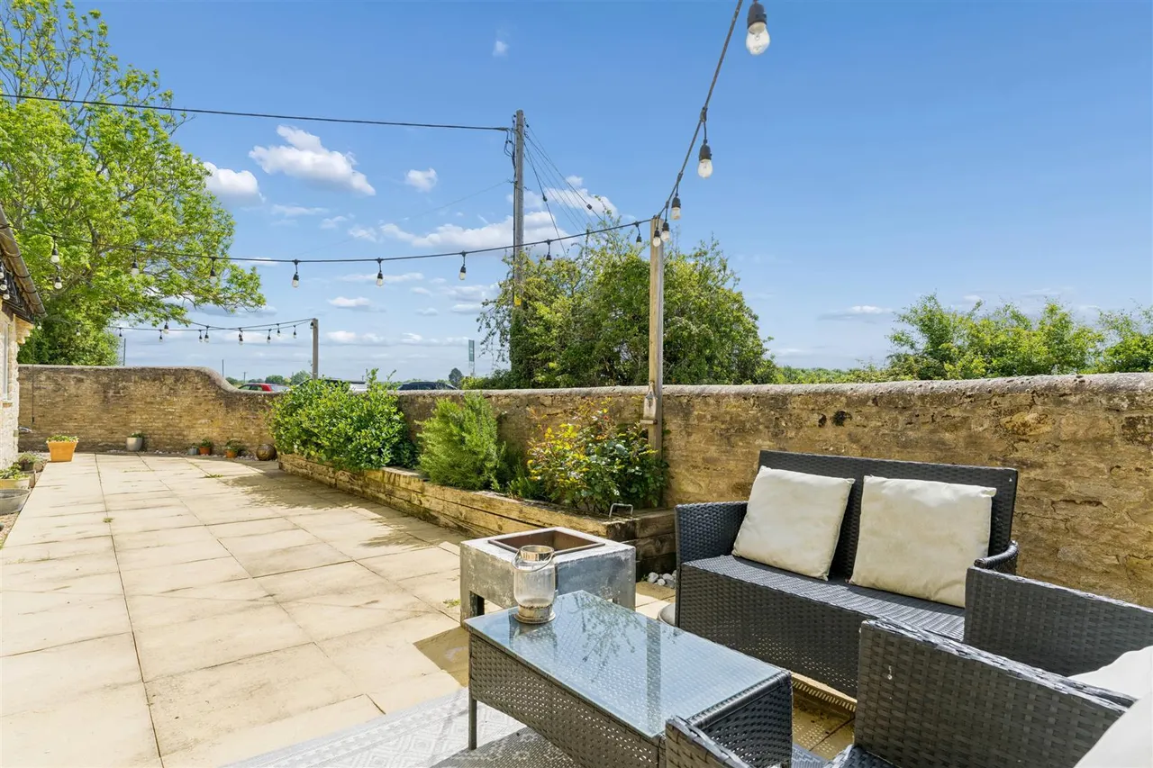 Water Lane, Sherington, photo 19