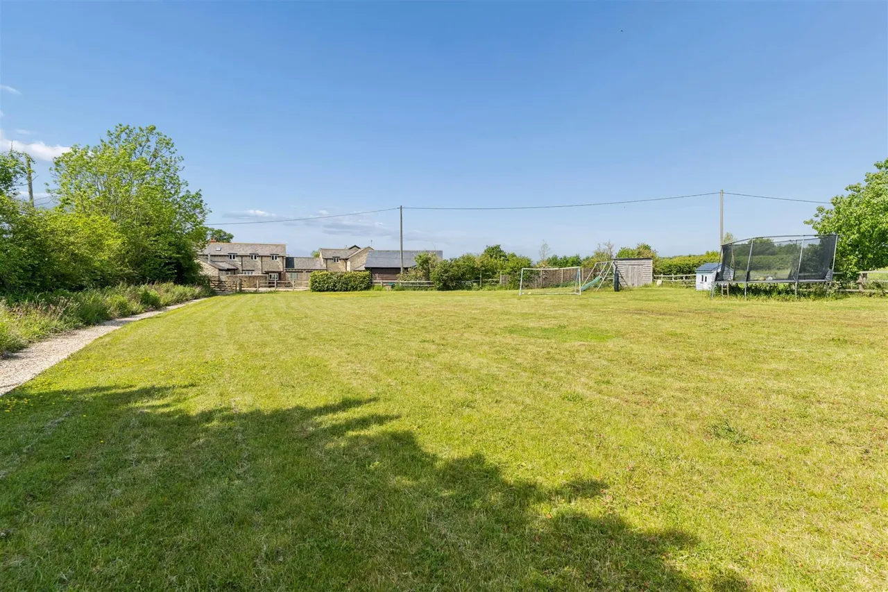 Water Lane, Sherington, photo 28