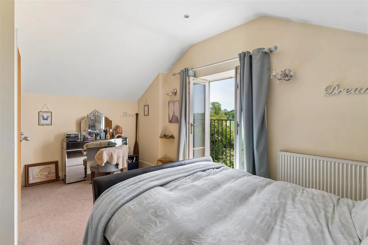 Water Lane, Sherington, photo 13