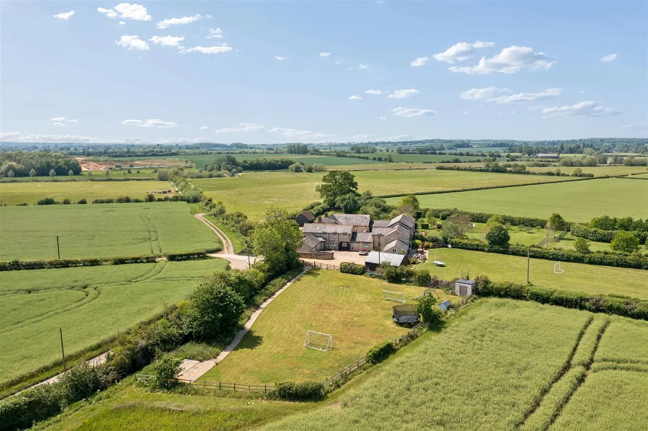 Water Lane, Sherington, photo 29