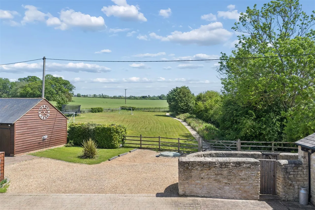 Water Lane, Sherington, photo 21