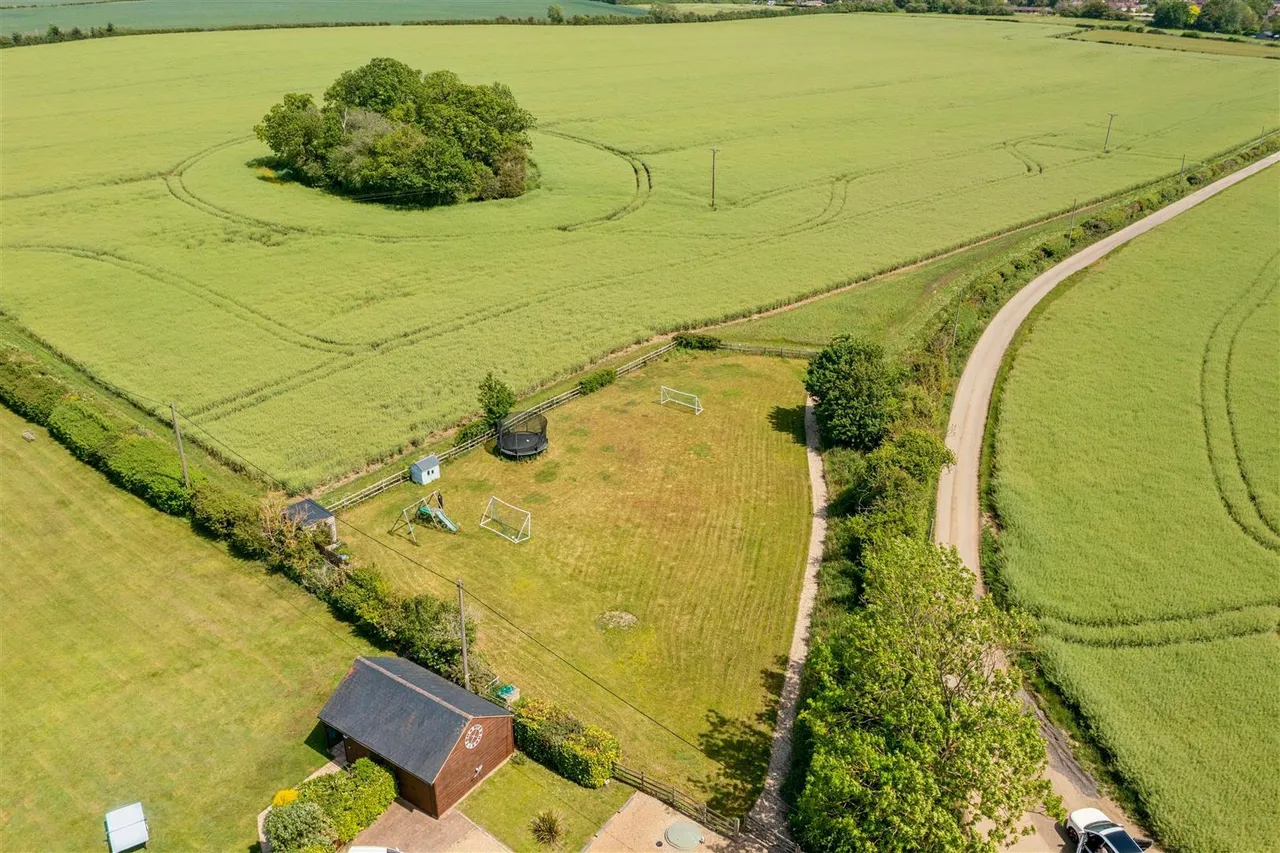 Water Lane, Sherington, photo 27
