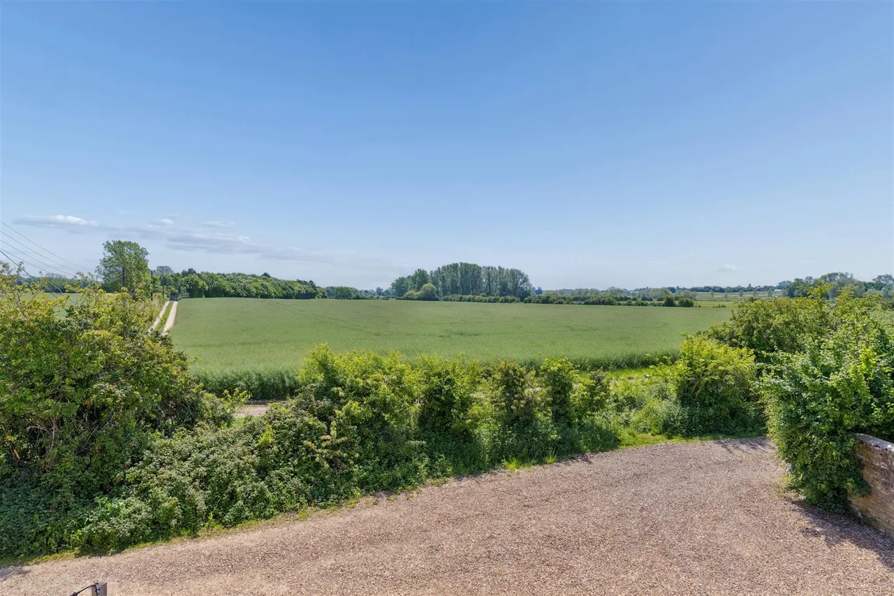 Water Lane, Sherington, photo 37
