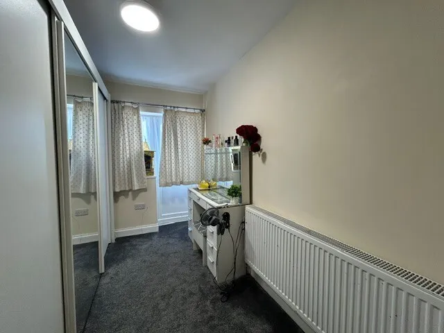 Bainbridge Road, Romford, RM9 5UU, photo 7