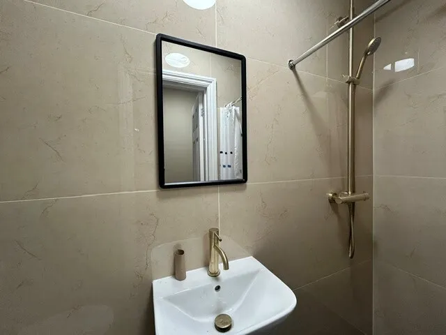 Bainbridge Road, Romford, RM9 5UU, photo 8