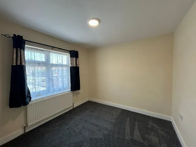 Bainbridge Road, Romford, RM9 5UU, photo 4
