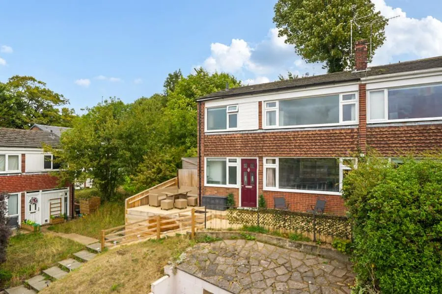 3 bed house for sale, Broadlands Avenue, Chesham, HP5