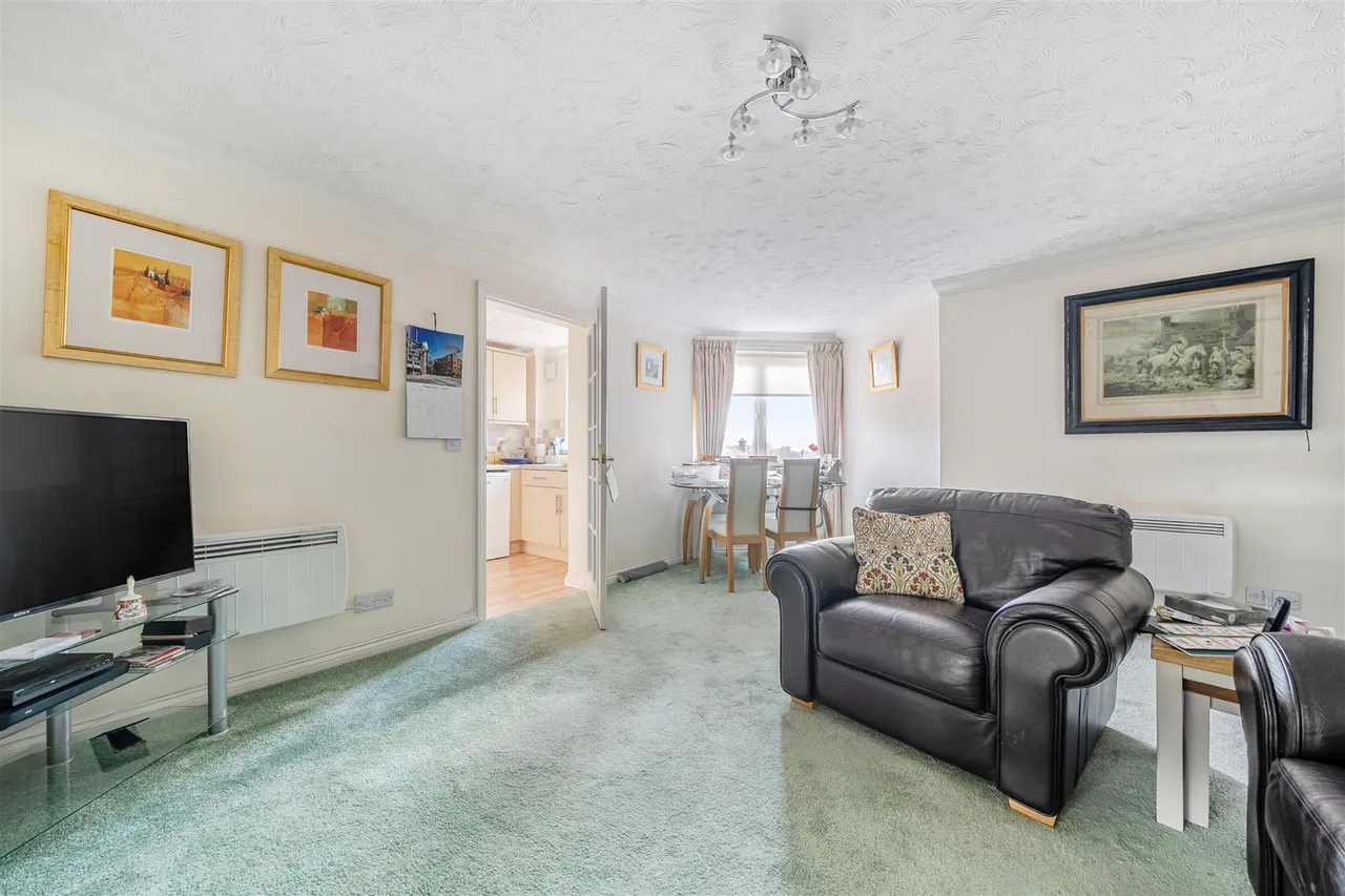 Beach Avenue, Birchington, CT7, photo 5