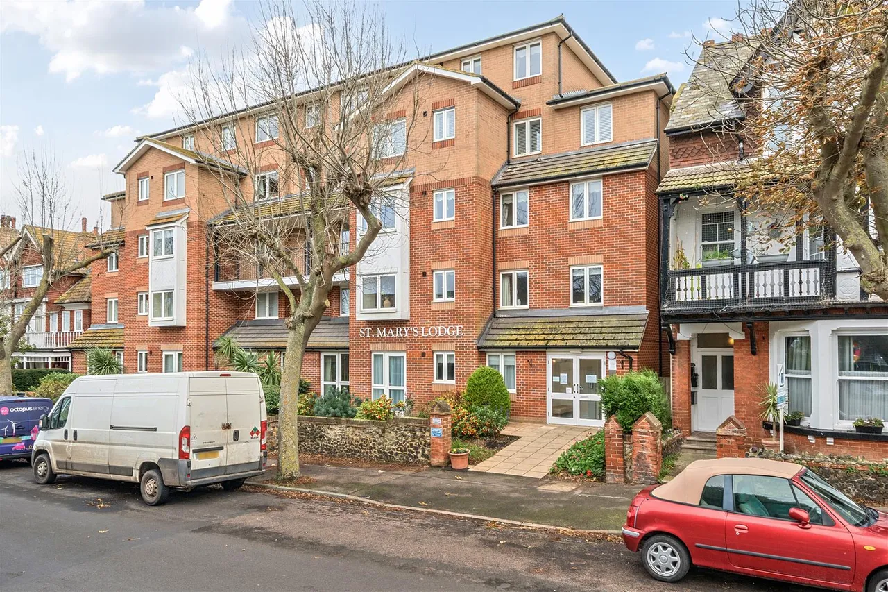 1 bed flat for sale, Beach Avenue, Birchington, CT7