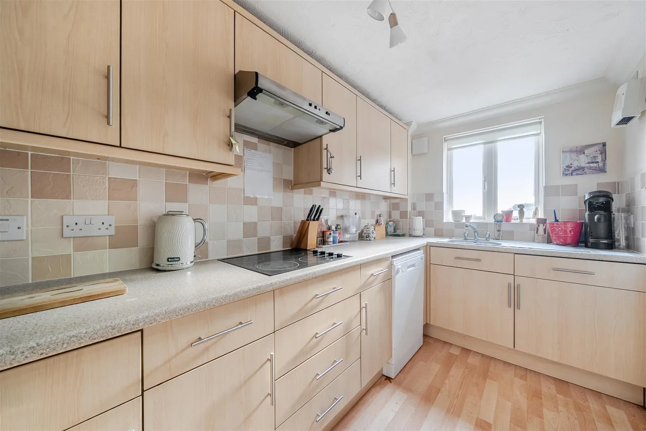 Beach Avenue, Birchington, CT7, photo 2