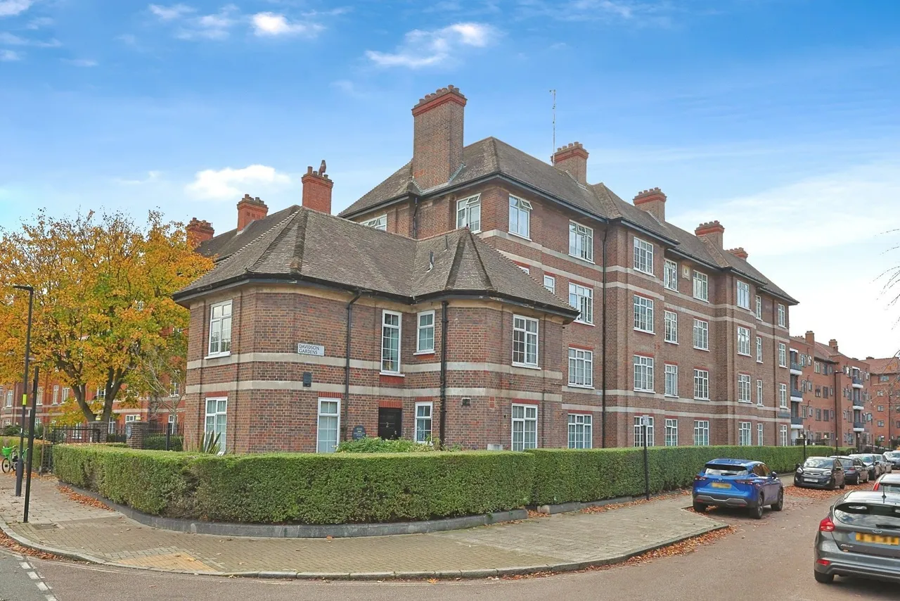 2 bed flat for sale — Daryngton House, Hartington Road, London, SW8