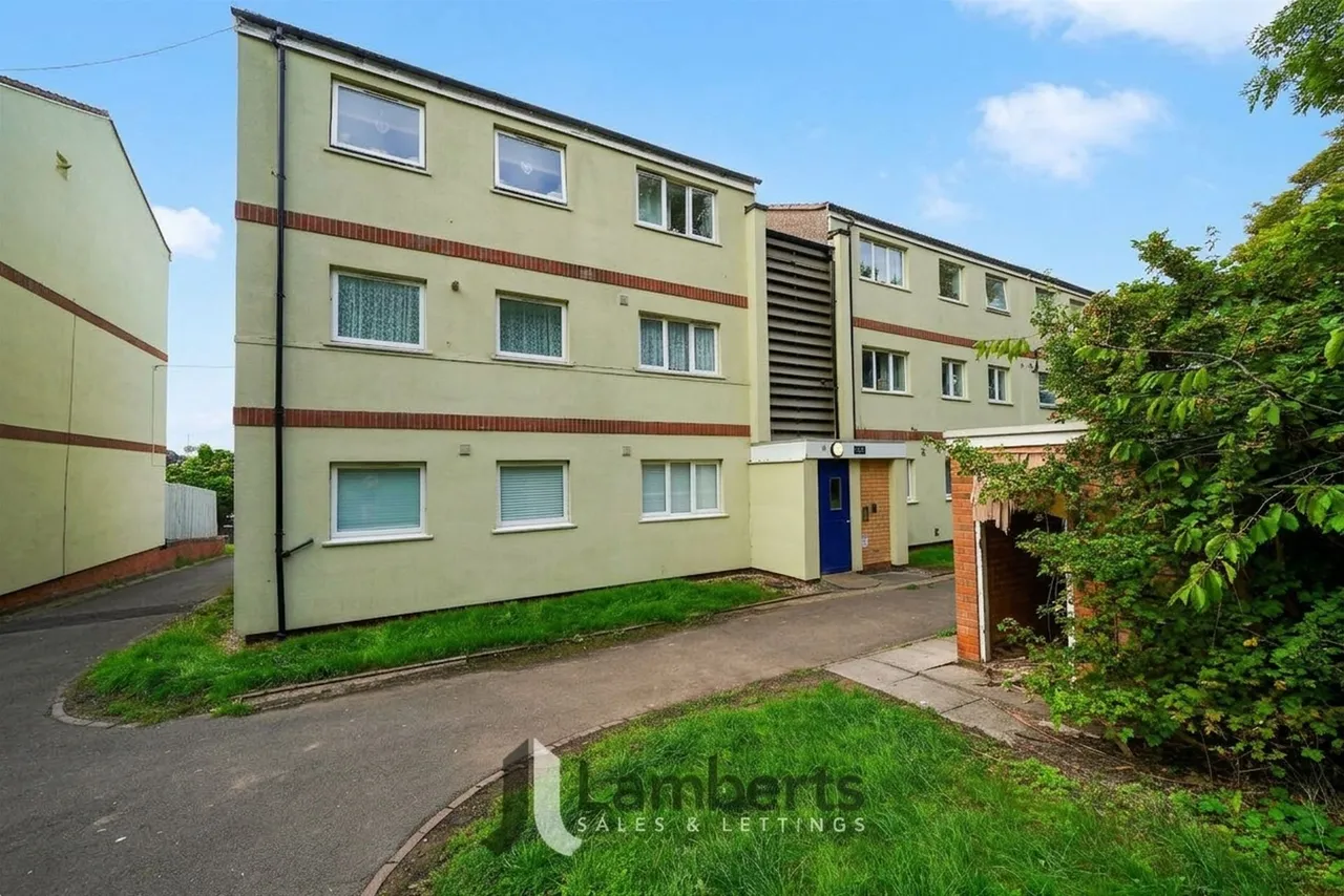2 bed flat for sale, Dolben Lane, Redditch