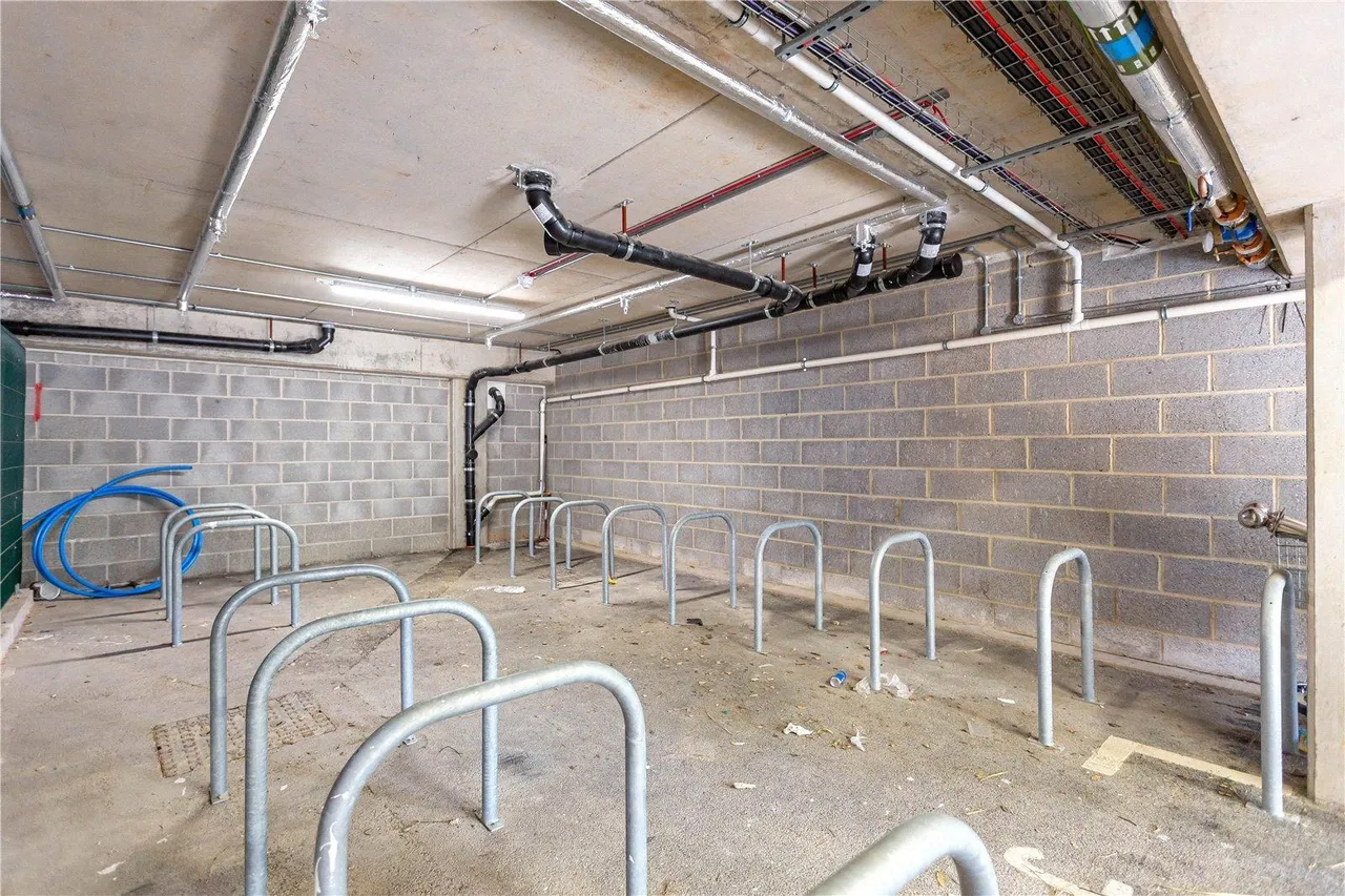 The Square, Bristol, BS16, photo 11