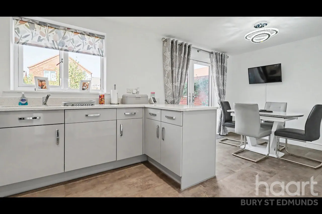 Gates Close, Thurston, IP31, photo 6
