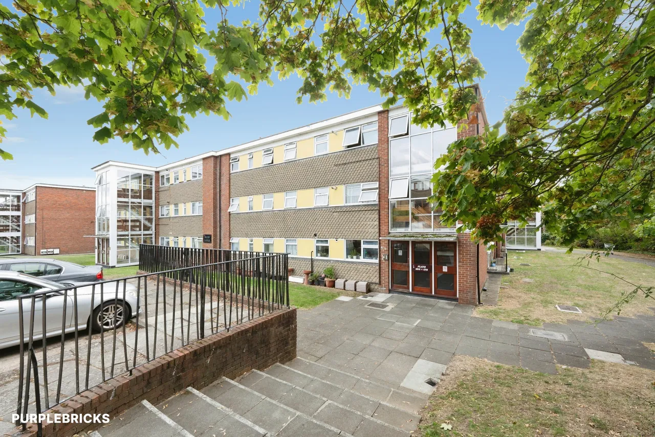 3 bed flat for sale, Chalklands, Wembley, HA9
