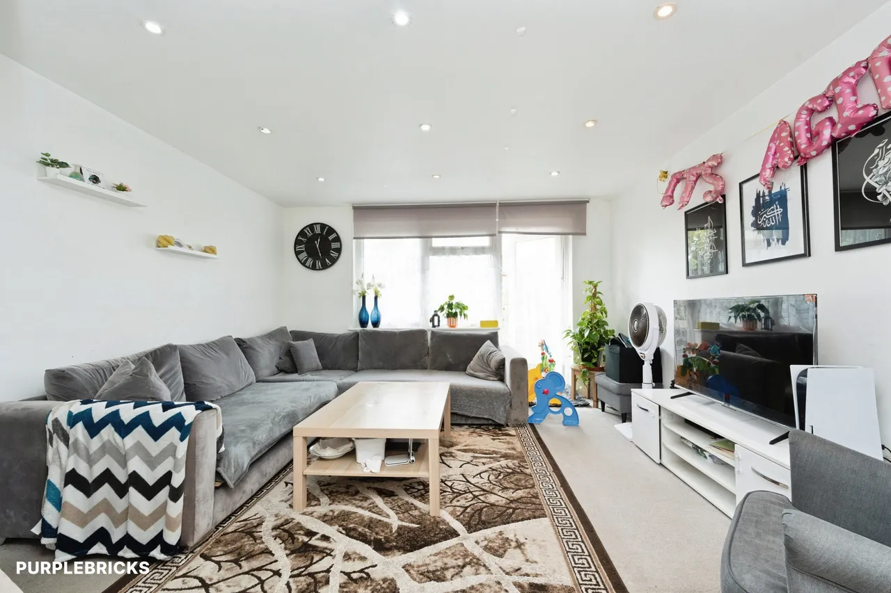 Chalklands, Wembley, HA9, photo 2