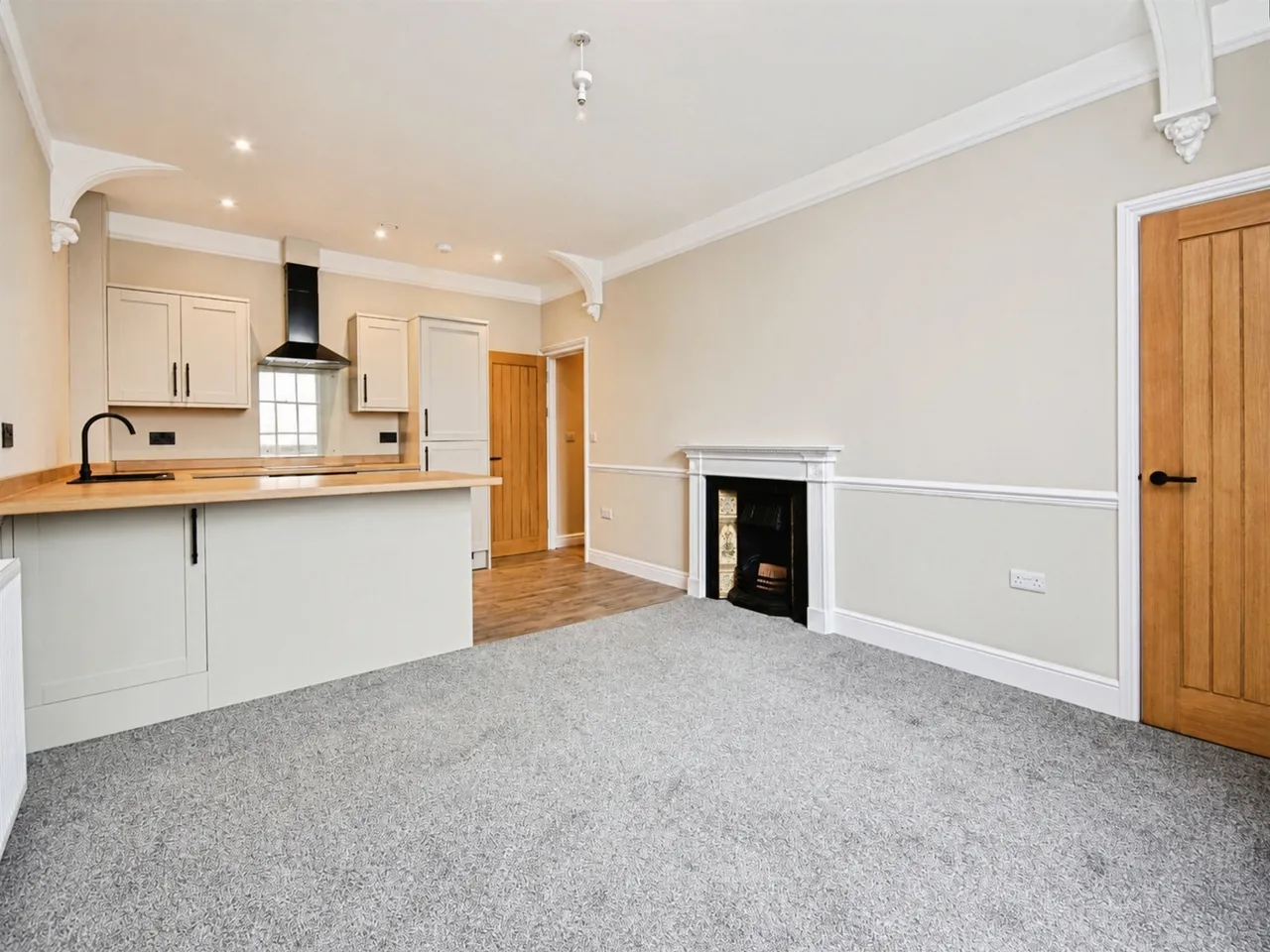 Bampton Street, Tiverton, EX16, photo 10