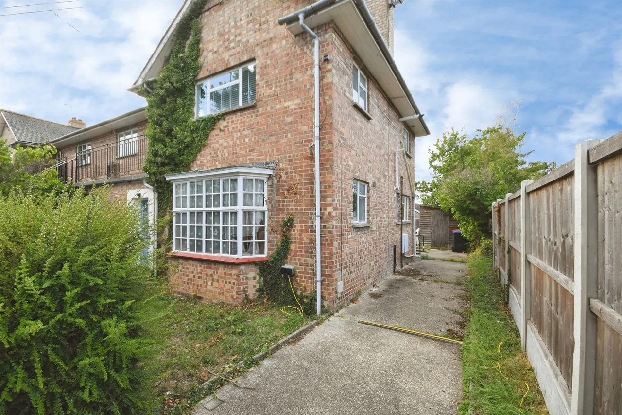 Leicester Court, Silver End, CM8, photo 14