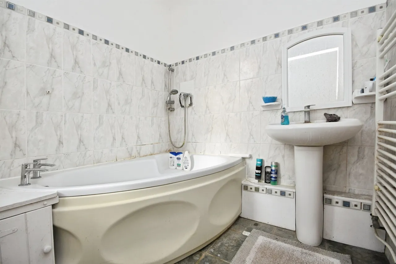 Leicester Court, Silver End, CM8, photo 11